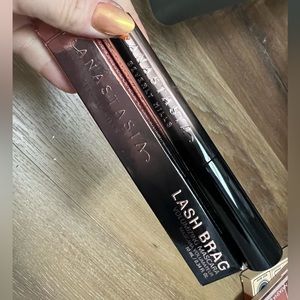 Anastasia Beverly Hills Lash Brag Volumizing Mascara